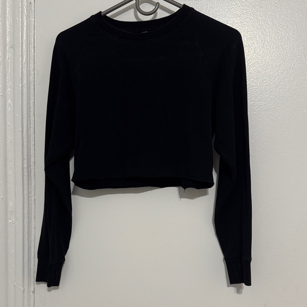 Classic Black Long Sleeve Cropped Sweatshirt